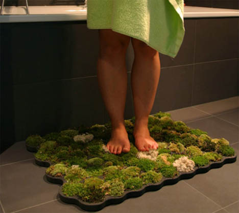 Moss bath mat