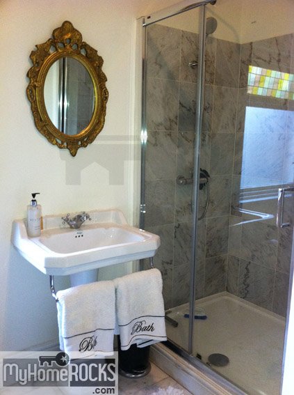 traditional classic white pedestal wash basin marble tiles bathroom traditional classic white pedestal wash basin marble tiles bathroom