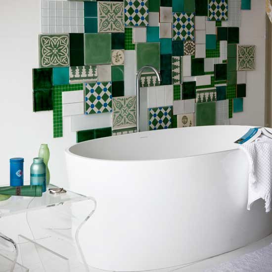 large tile mosaic green white bathroom Via Coltisorul Tau