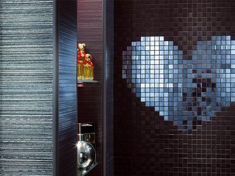iridescent silver black mosaic tile heart design Via Trendir