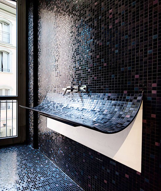 Contemporary curved bathroom basin black iridescent mosaic tile Via Dagdig House